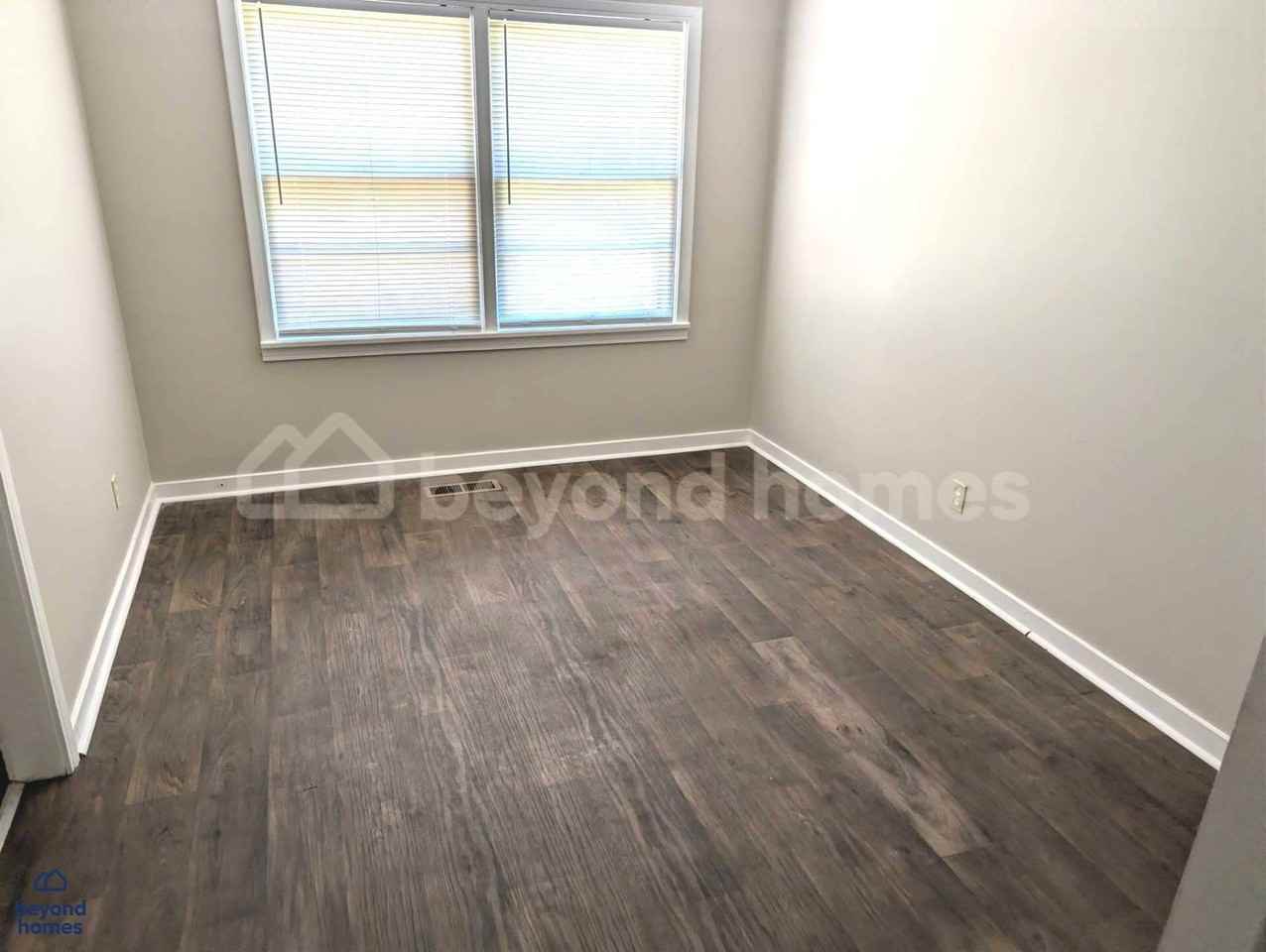 5713 Avenue P - Photo 4 of 19