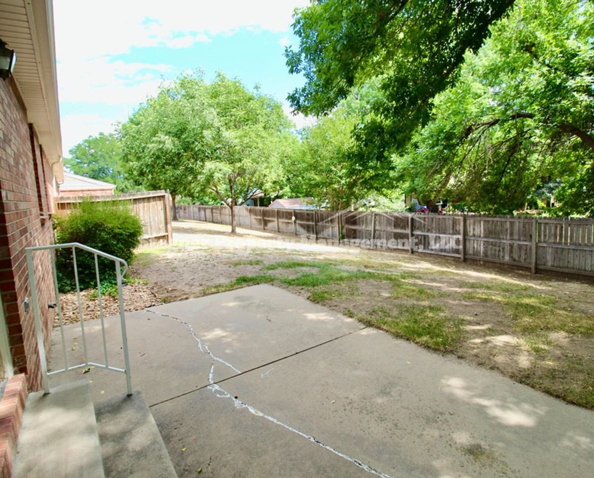 3950 W 12th St #6 - Photo 6 of 13