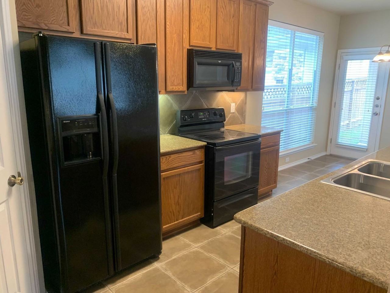 6735 Biscay Bay - Photo 7 of 23