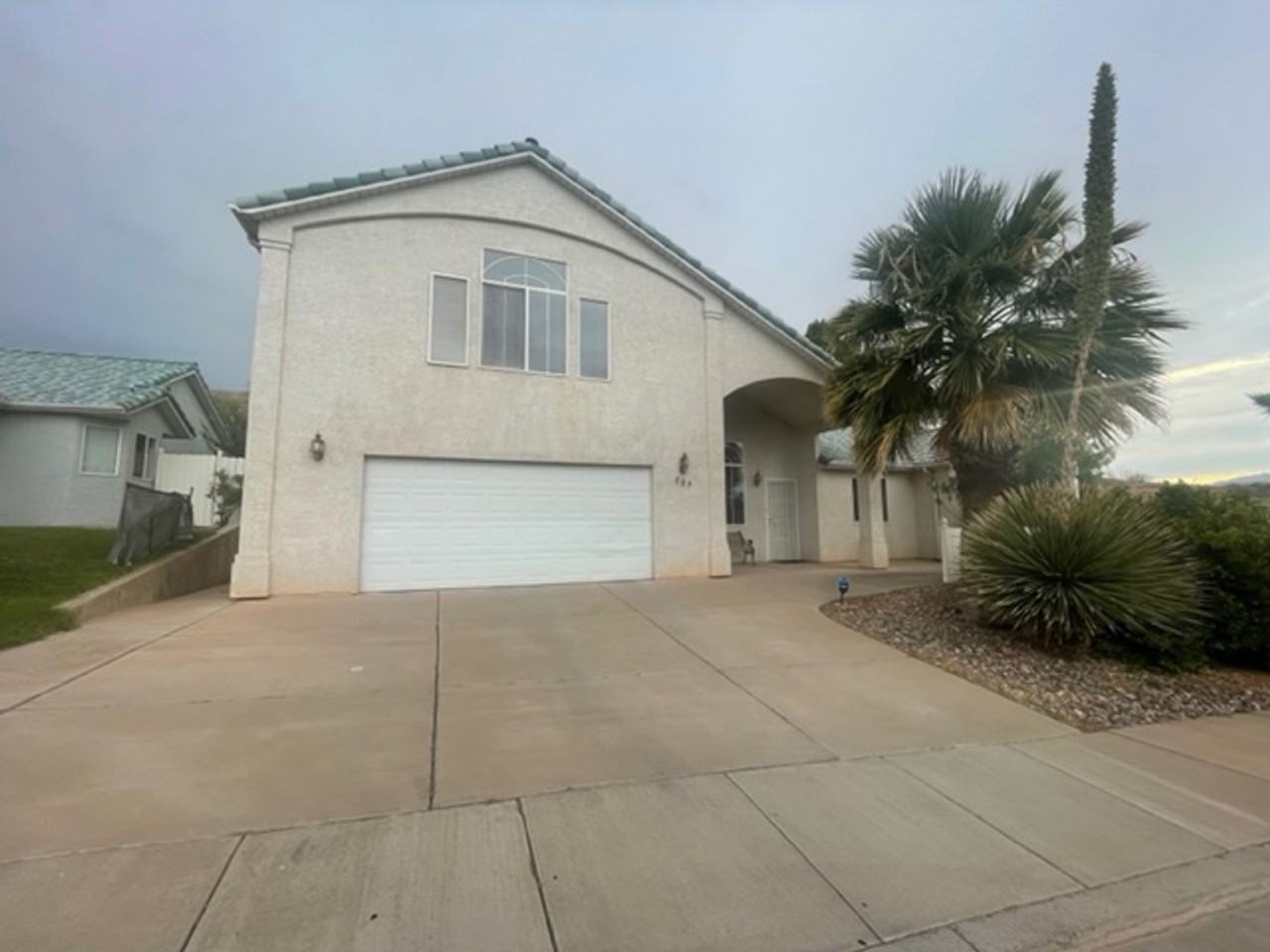 825 Lava Pointe Dr - Photo 2 of 33