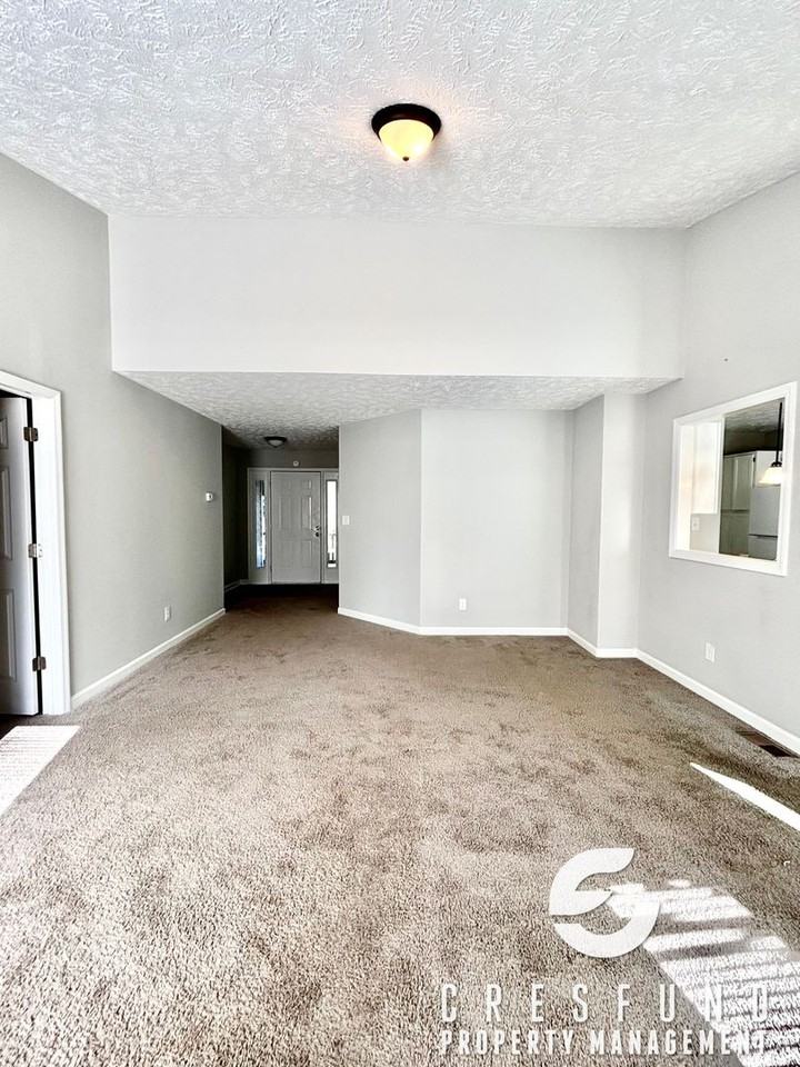 160 E Twelve Oaks Rd - Photo 5 of 27