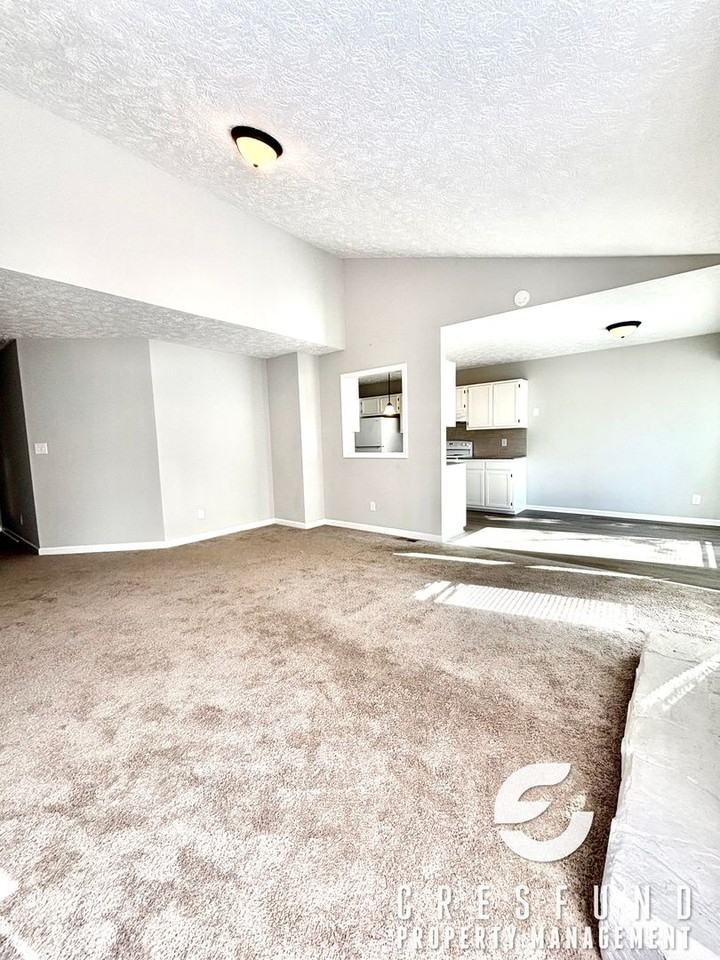 160 E Twelve Oaks Rd - Photo 6 of 27