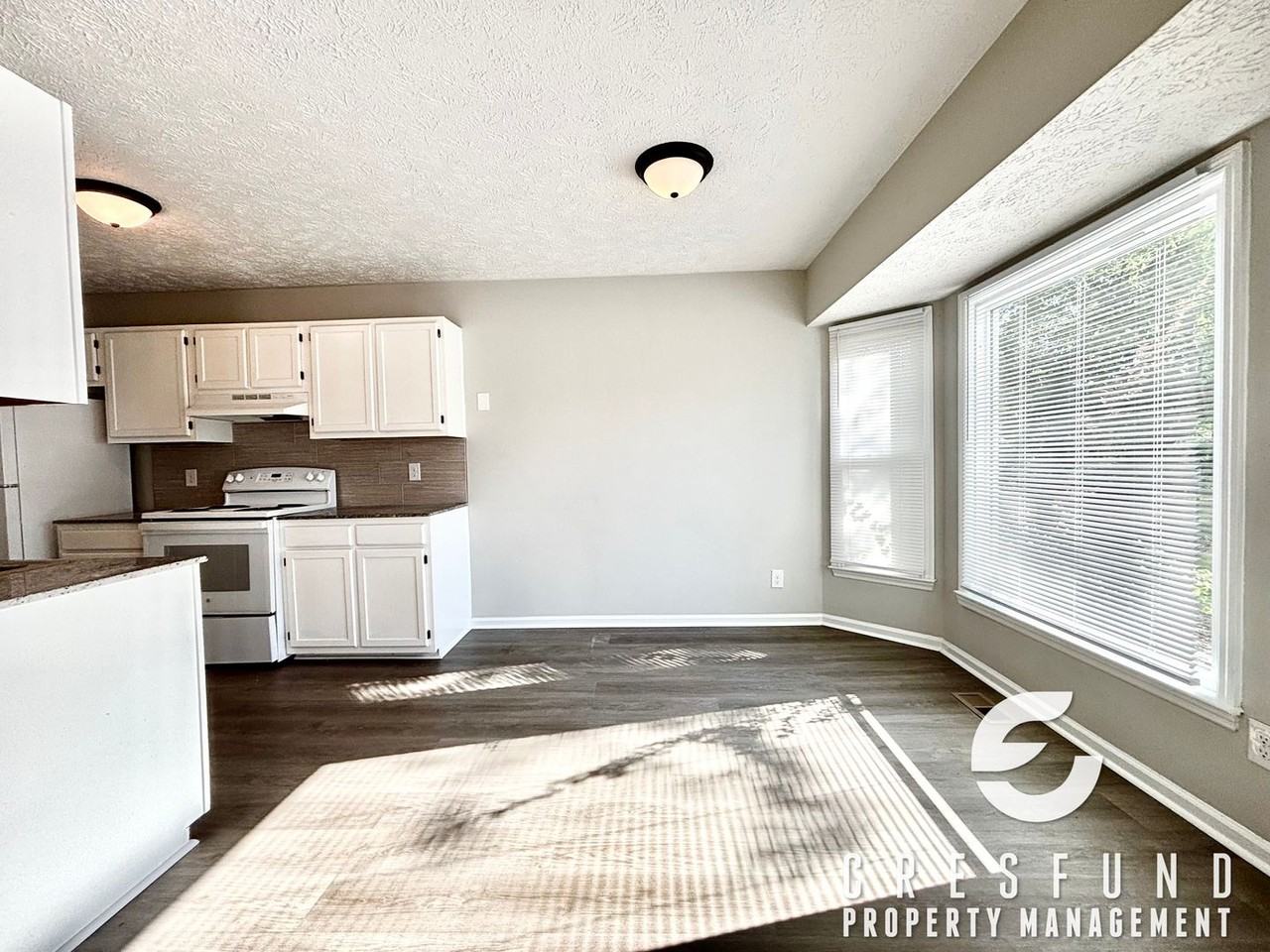 160 E Twelve Oaks Rd - Photo 7 of 27