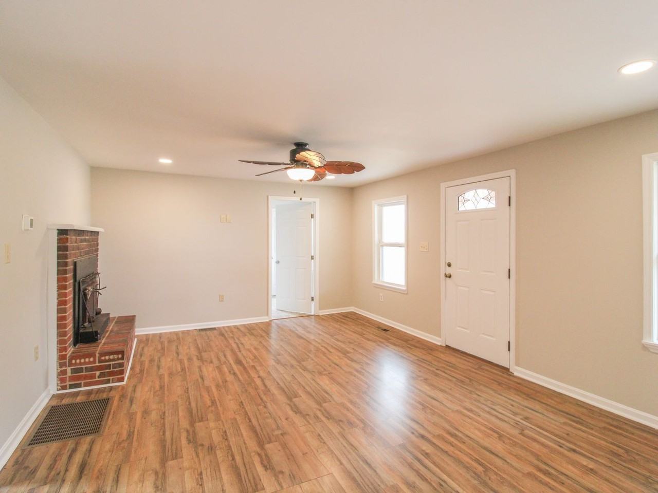 10300 Lentzville Rd - Photo 3 of 31