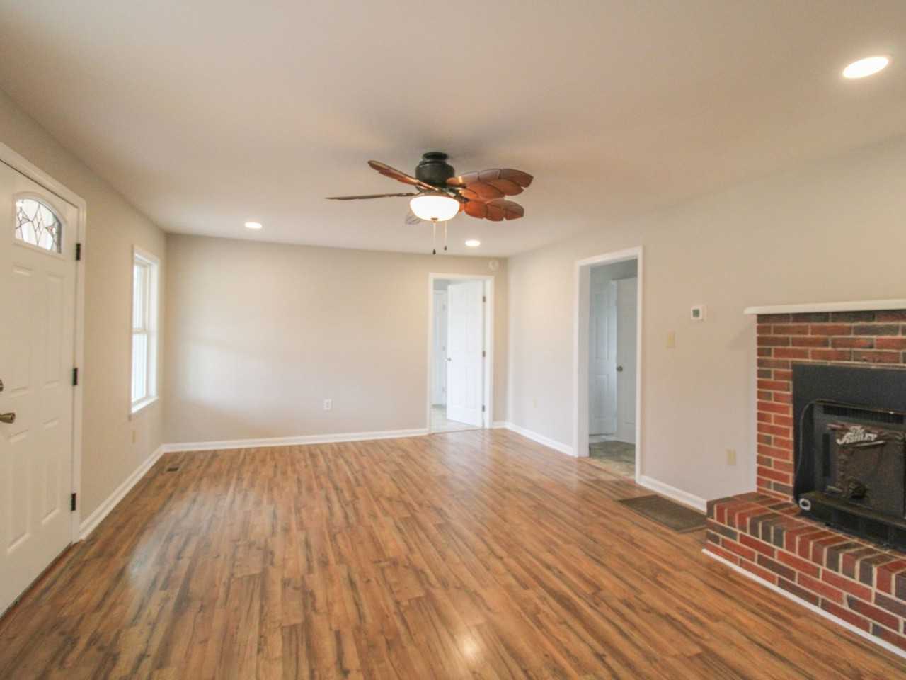 10300 Lentzville Rd - Photo 4 of 31