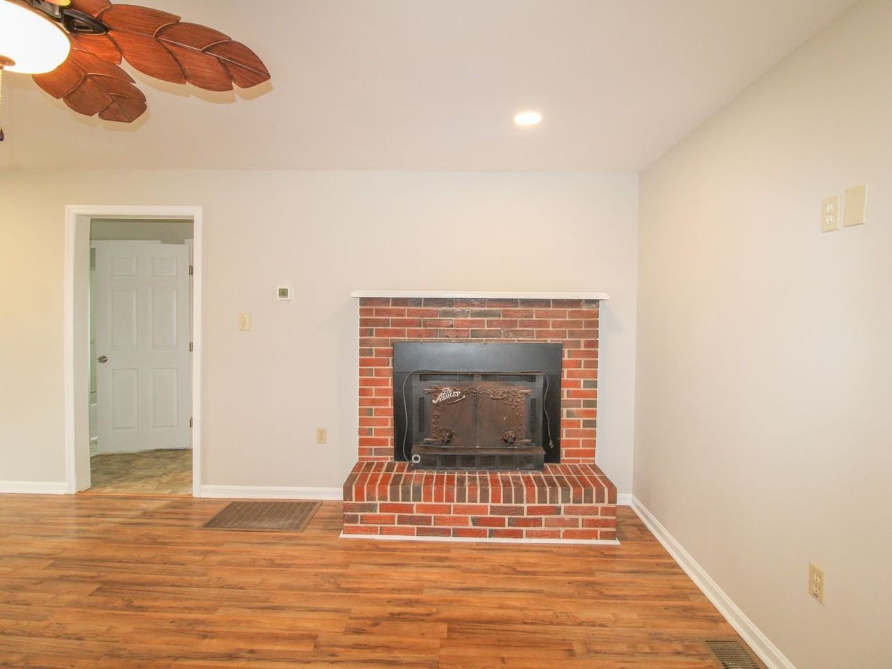 10300 Lentzville Rd - Photo 5 of 31