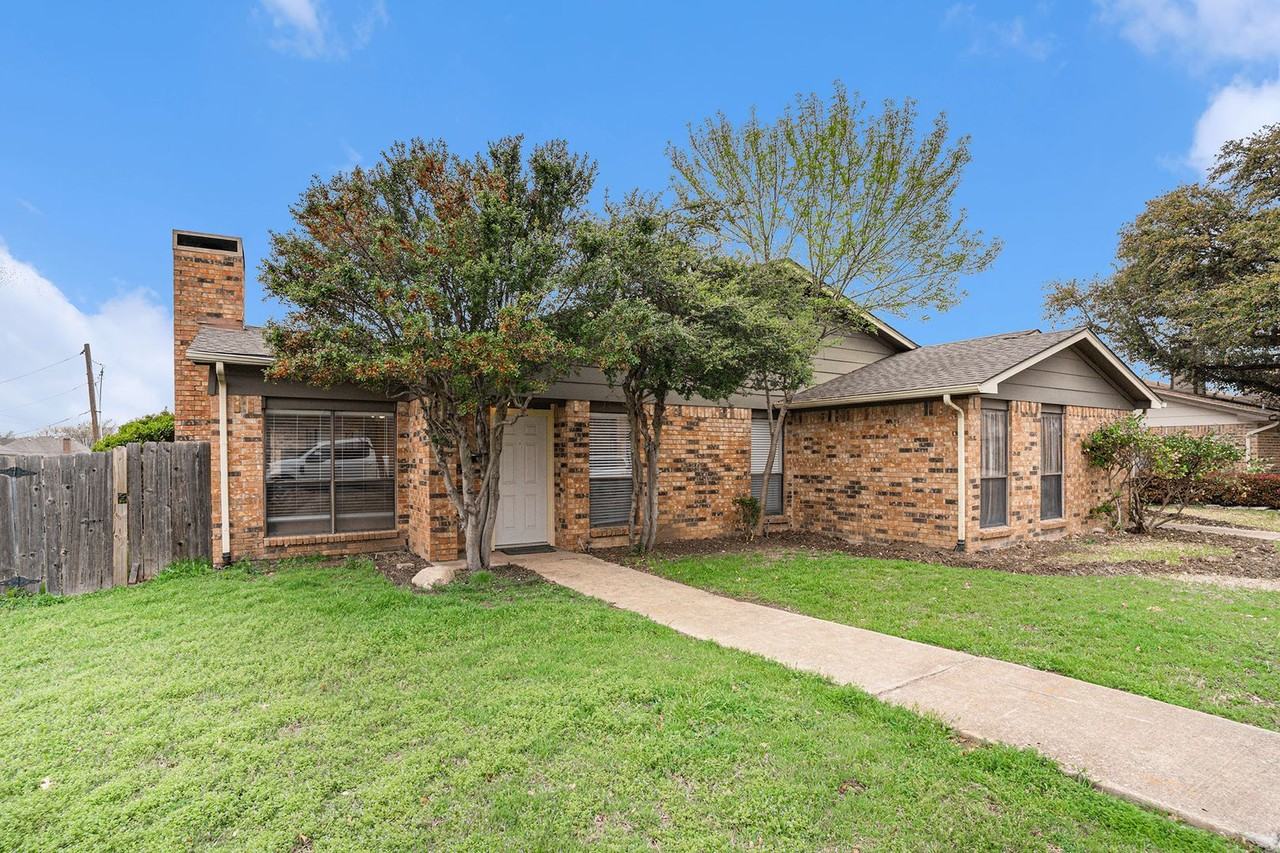 2201 Jackson Cir - Photo 2 of 24