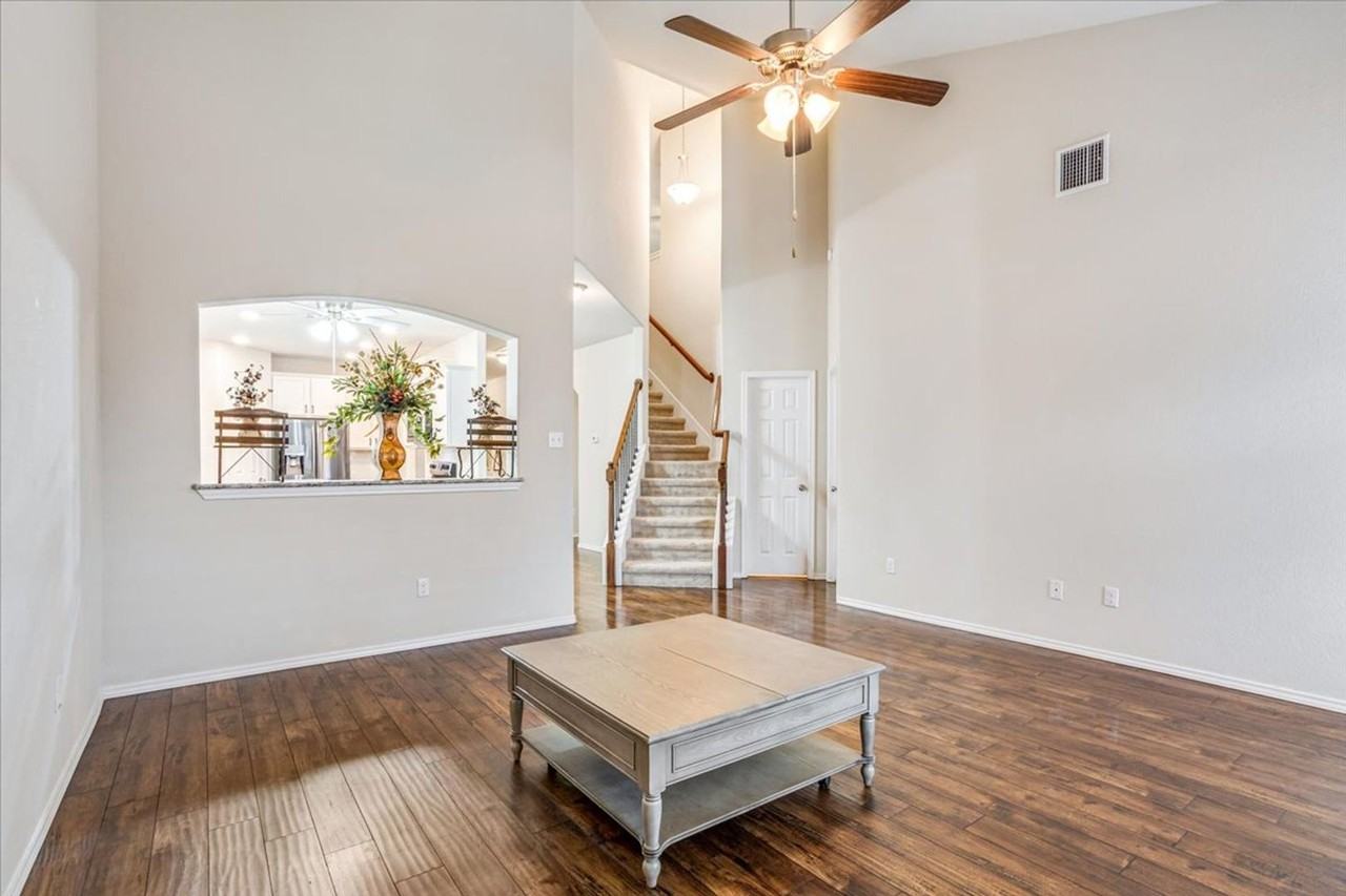 3017 Jackal Dr - Photo 6 of 29