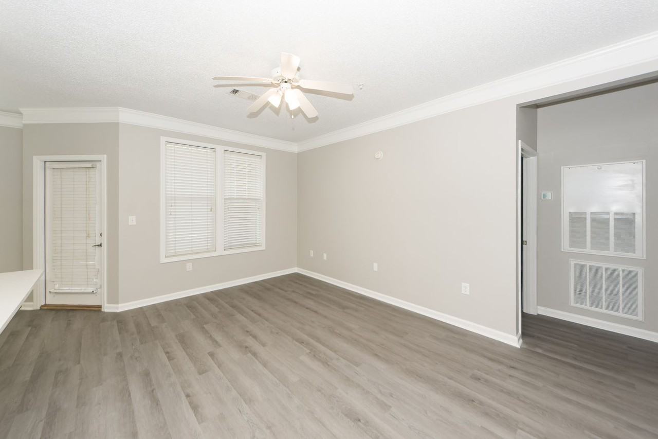 1113 Rosewood Ln - Photo 5 of 23