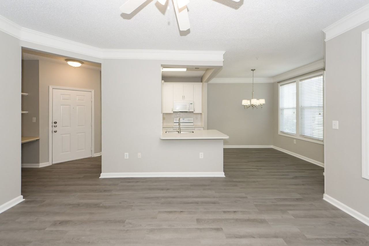 1113 Rosewood Ln - Photo 6 of 23