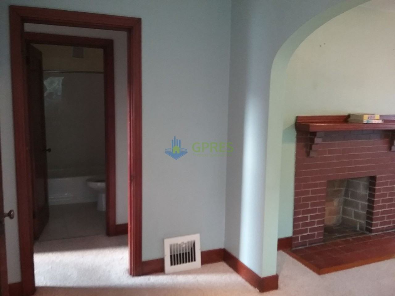 657 6th St - Photo 7 of 36