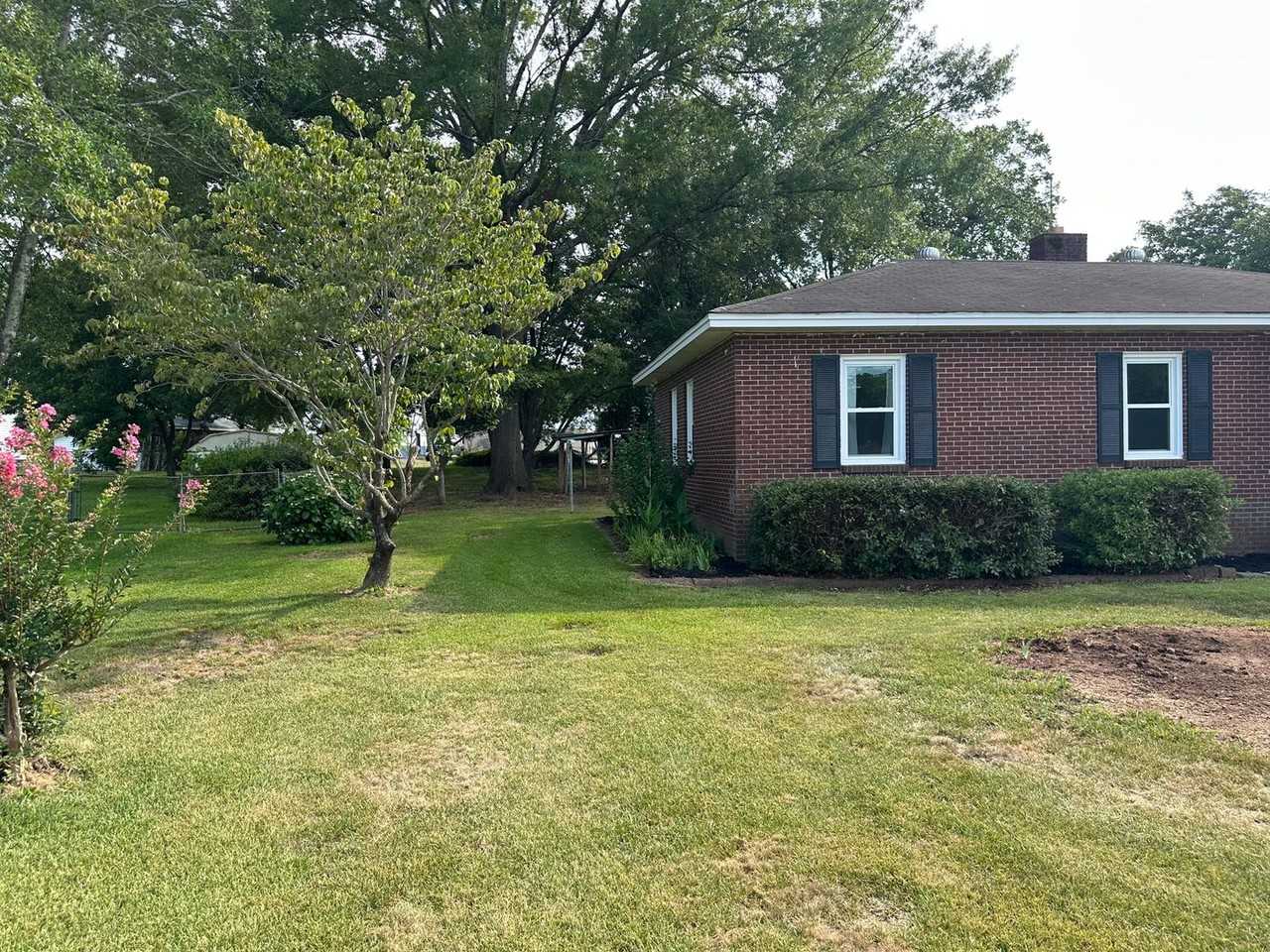 1116 Cornelia Cir - Photo 5 of 22