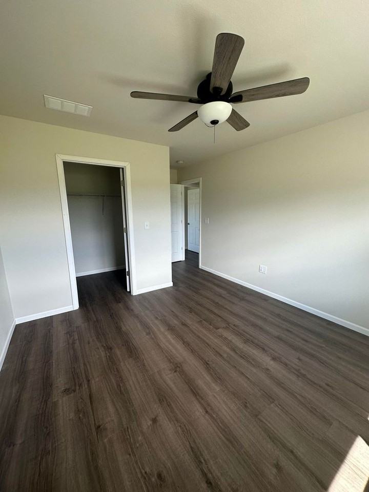 4945 Well Rd - Photo 3 of 9