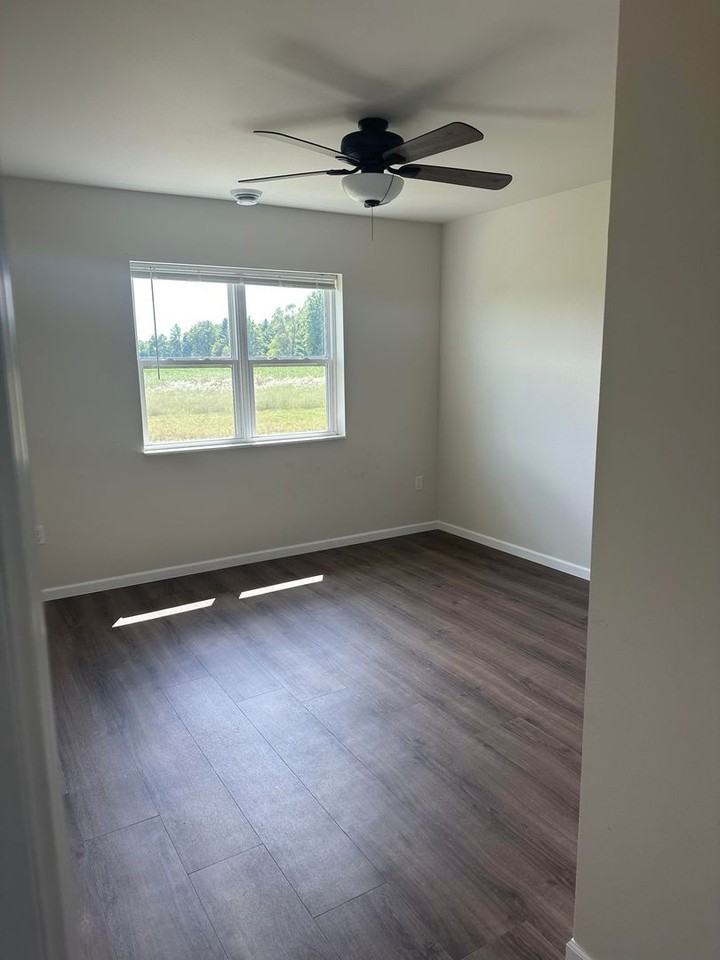 4945 Well Rd - Photo 5 of 9