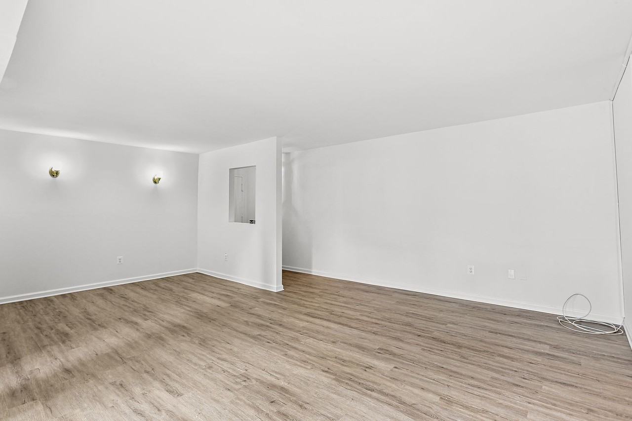 9629 Whiteacre Rd - Photo 4 of 11