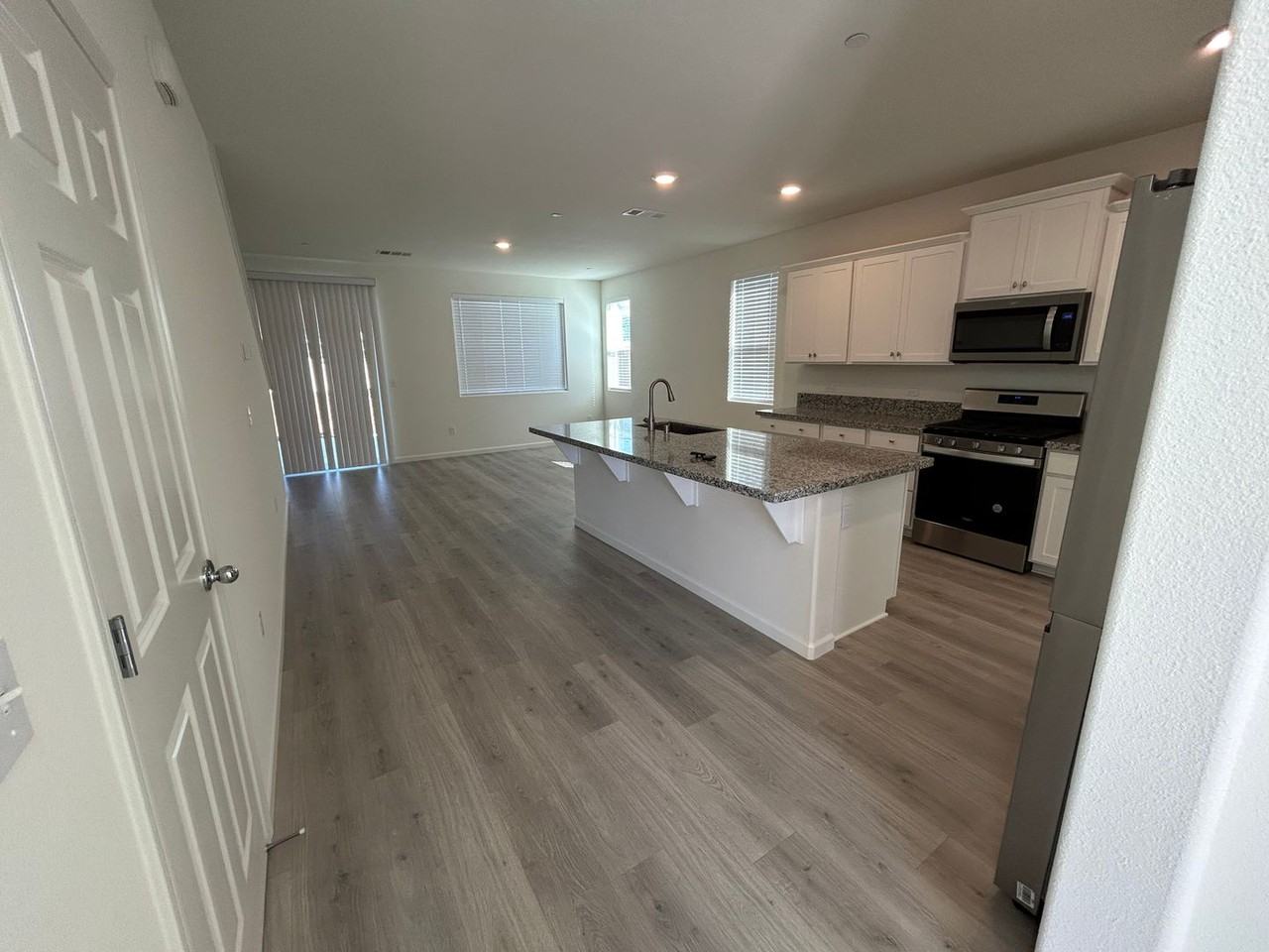 3538 E Harter Ct - Photo 5 of 36