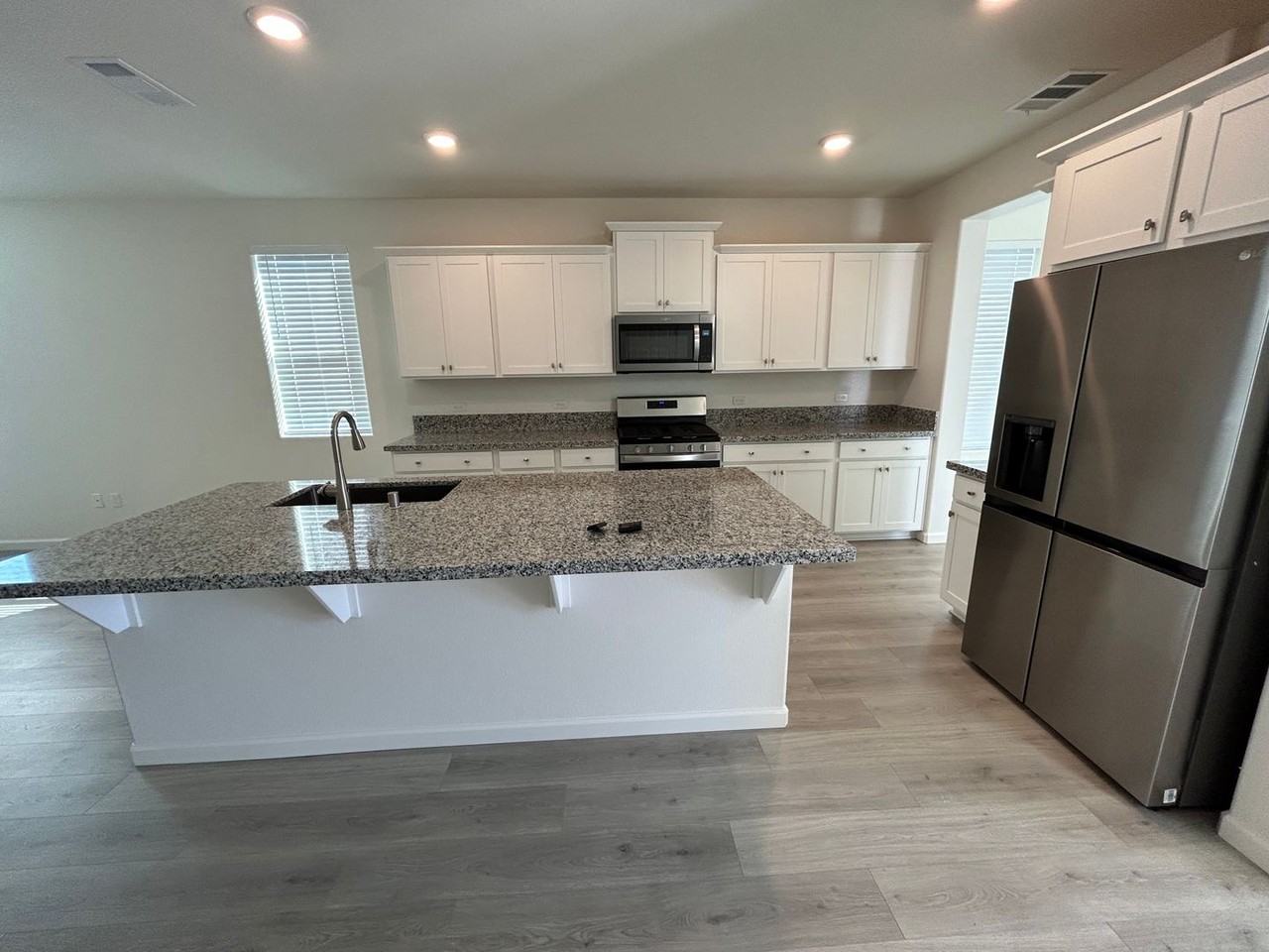 3538 E Harter Ct - Photo 6 of 36