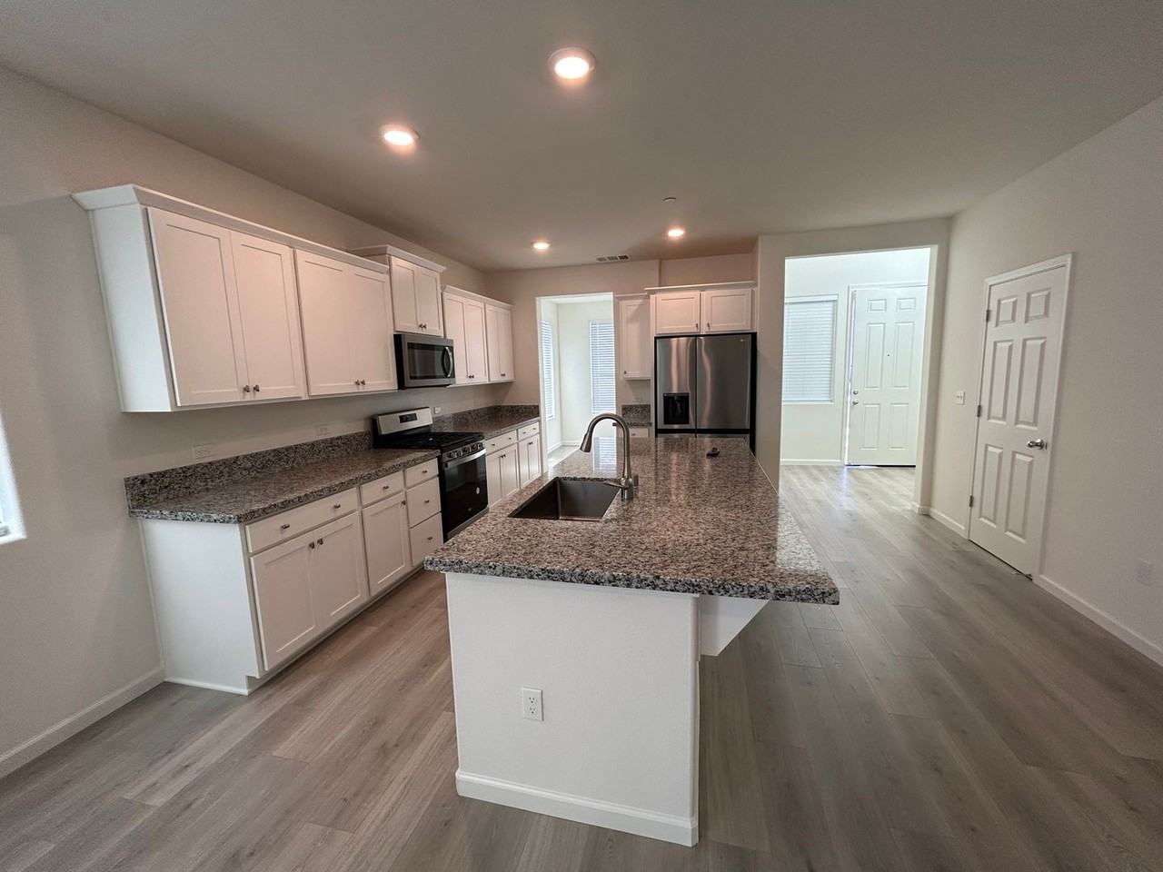 3538 E Harter Ct - Photo 7 of 36