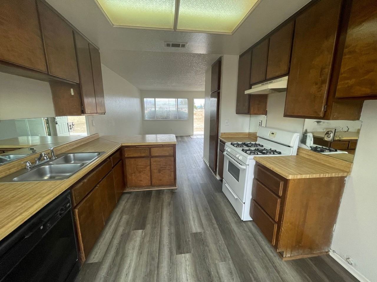 13191 Kiowa Rd - Photo 2 of 29