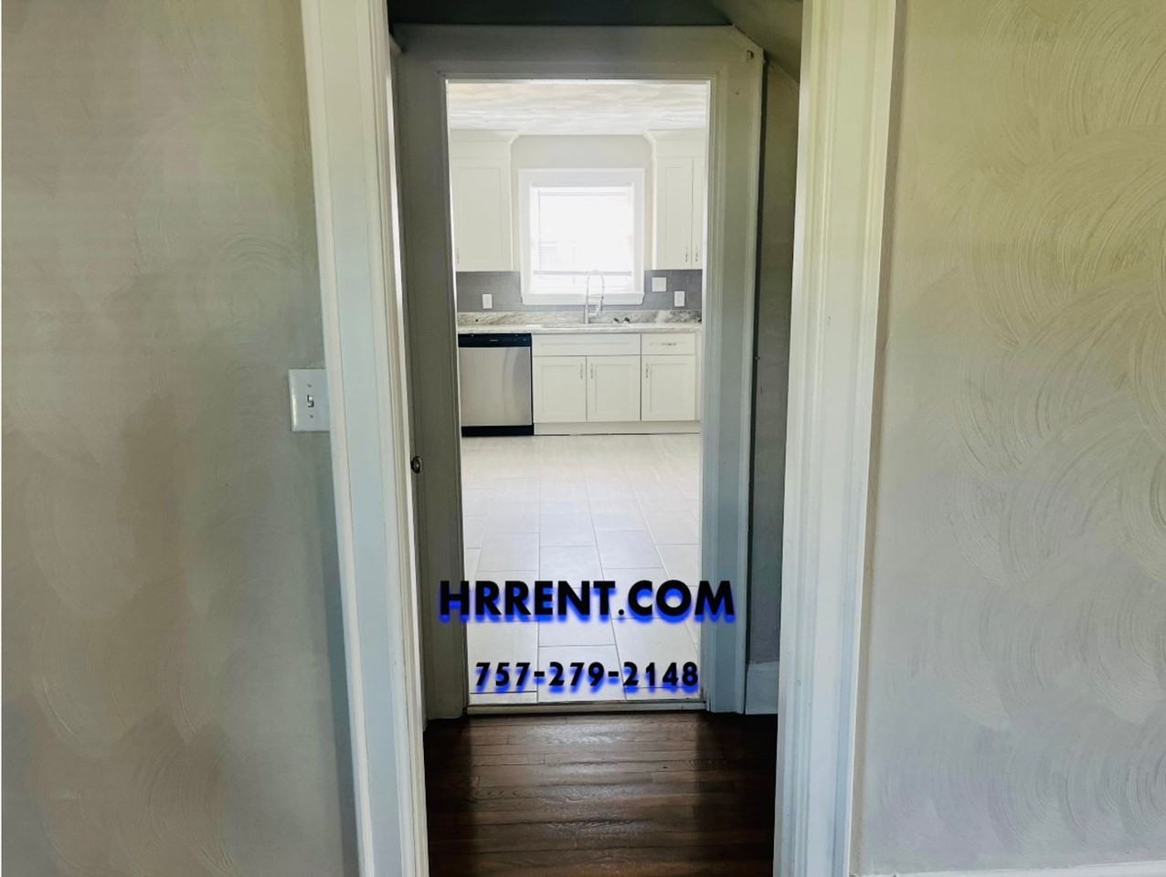 2914 Peronne Ave - Photo 3 of 13