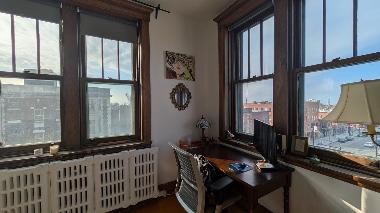 1090 Avenue Laurier Ouest #17 - Photo 2 of 31