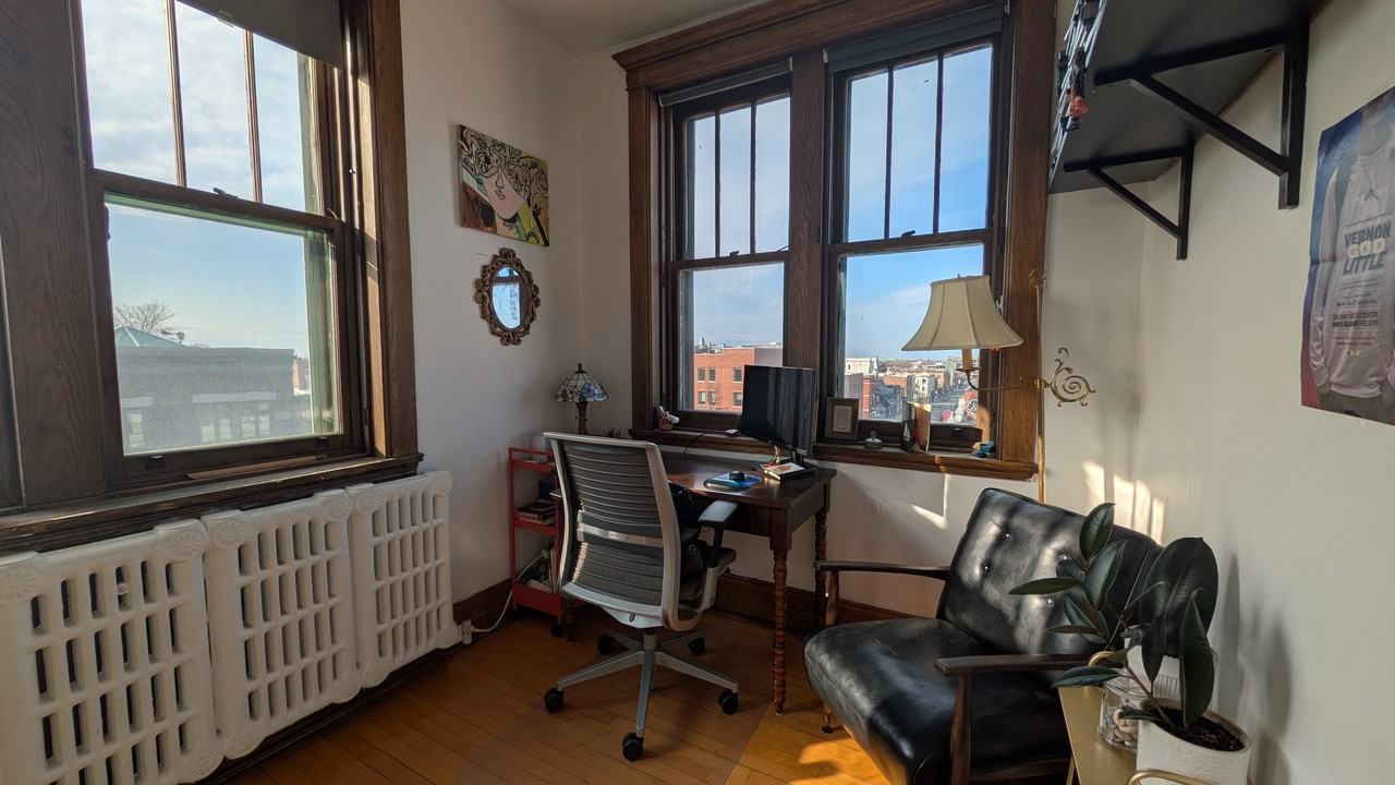 1090 Avenue Laurier Ouest #17 - Photo 3 of 31