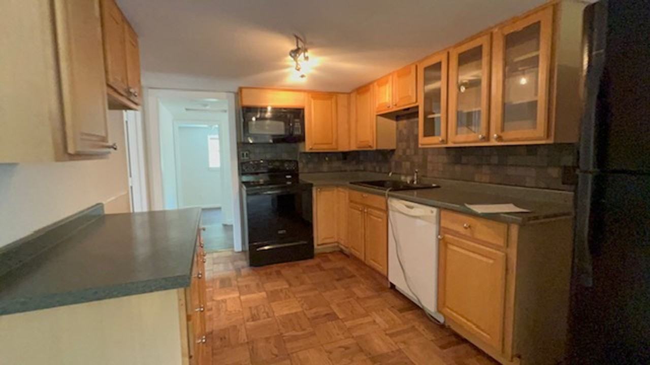 224 10th Ave - Photo 5 of 50