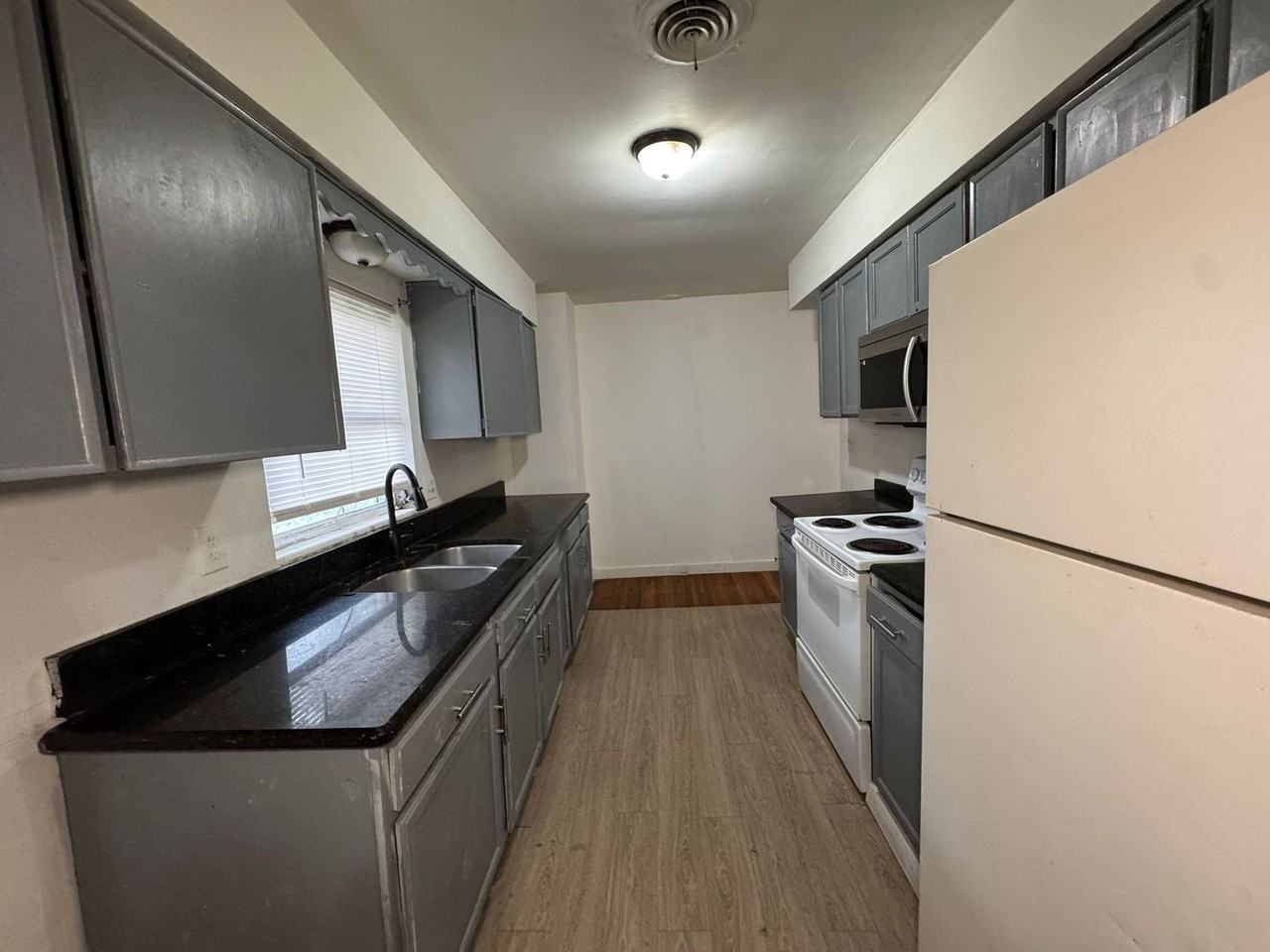 416 Sun Ct - Photo 2 of 45