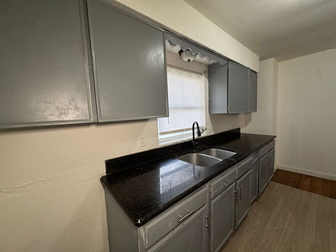 416 Sun Ct - Photo 3 of 45