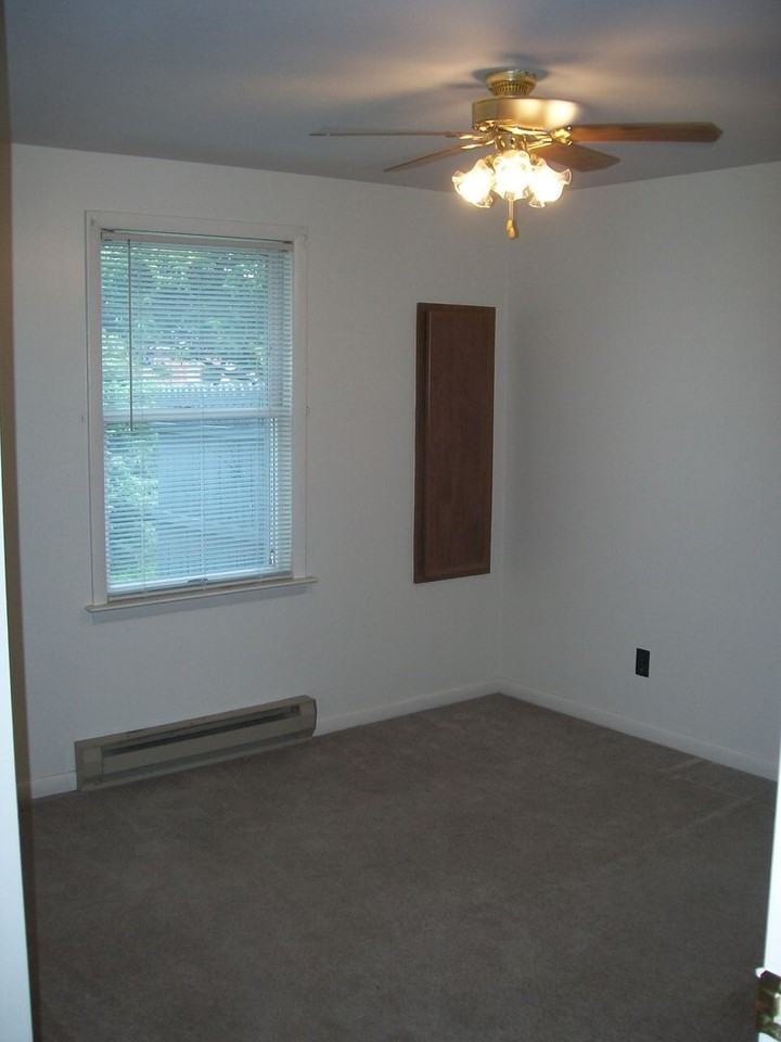 163 Fairview Ave - Photo 7 of 12