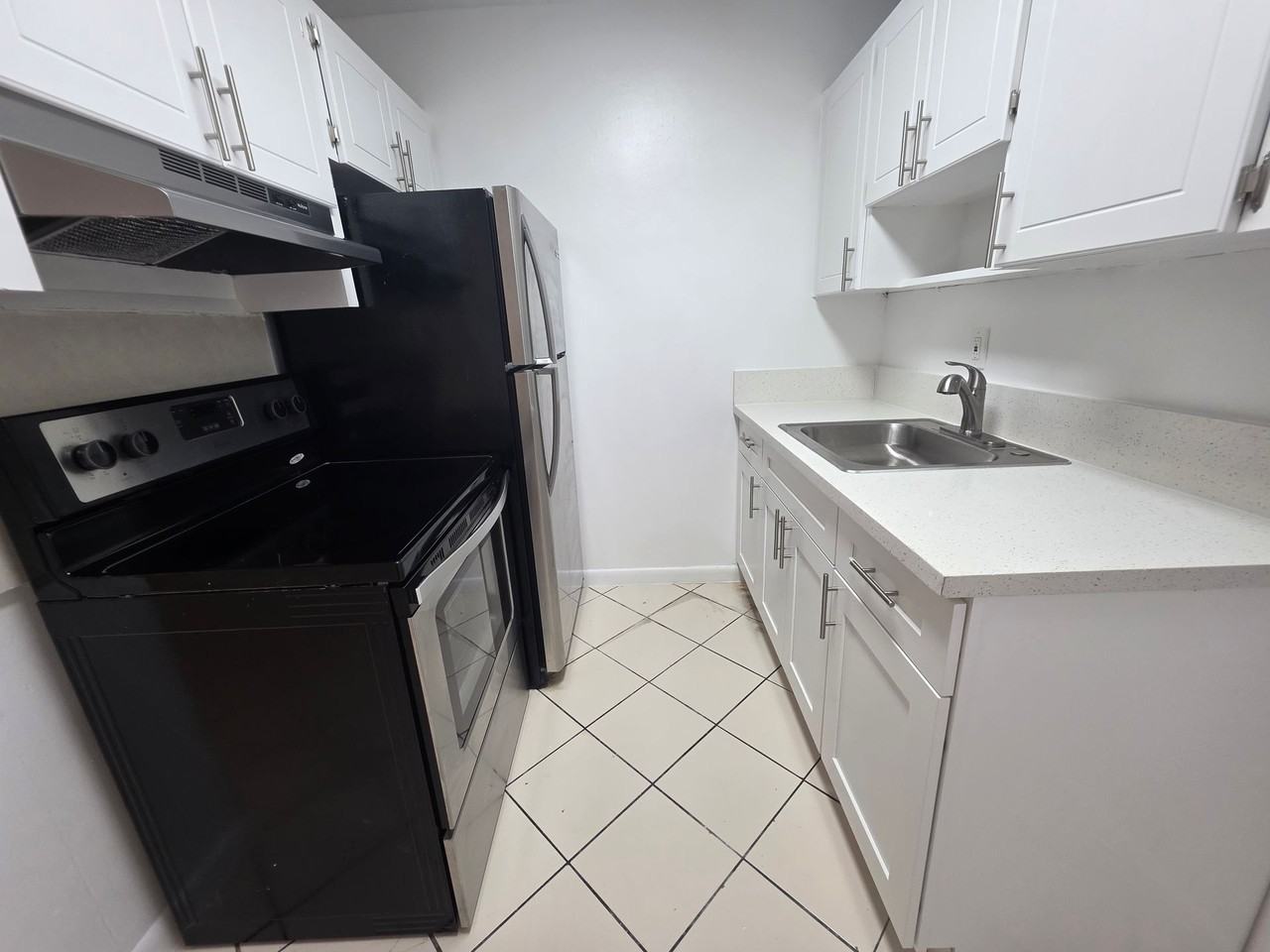 16 SW 9th St - Photo 2 of 6