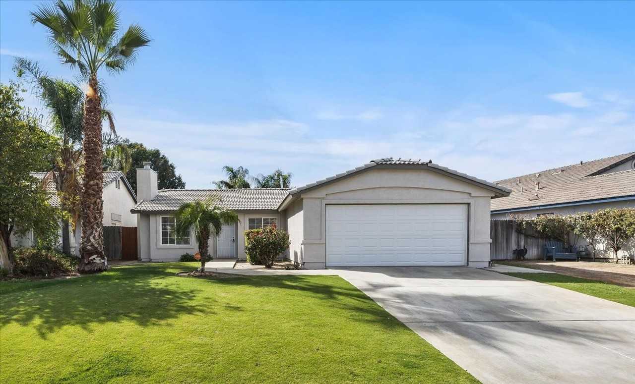 3921 White Sands Dr - Photo 2 of 36