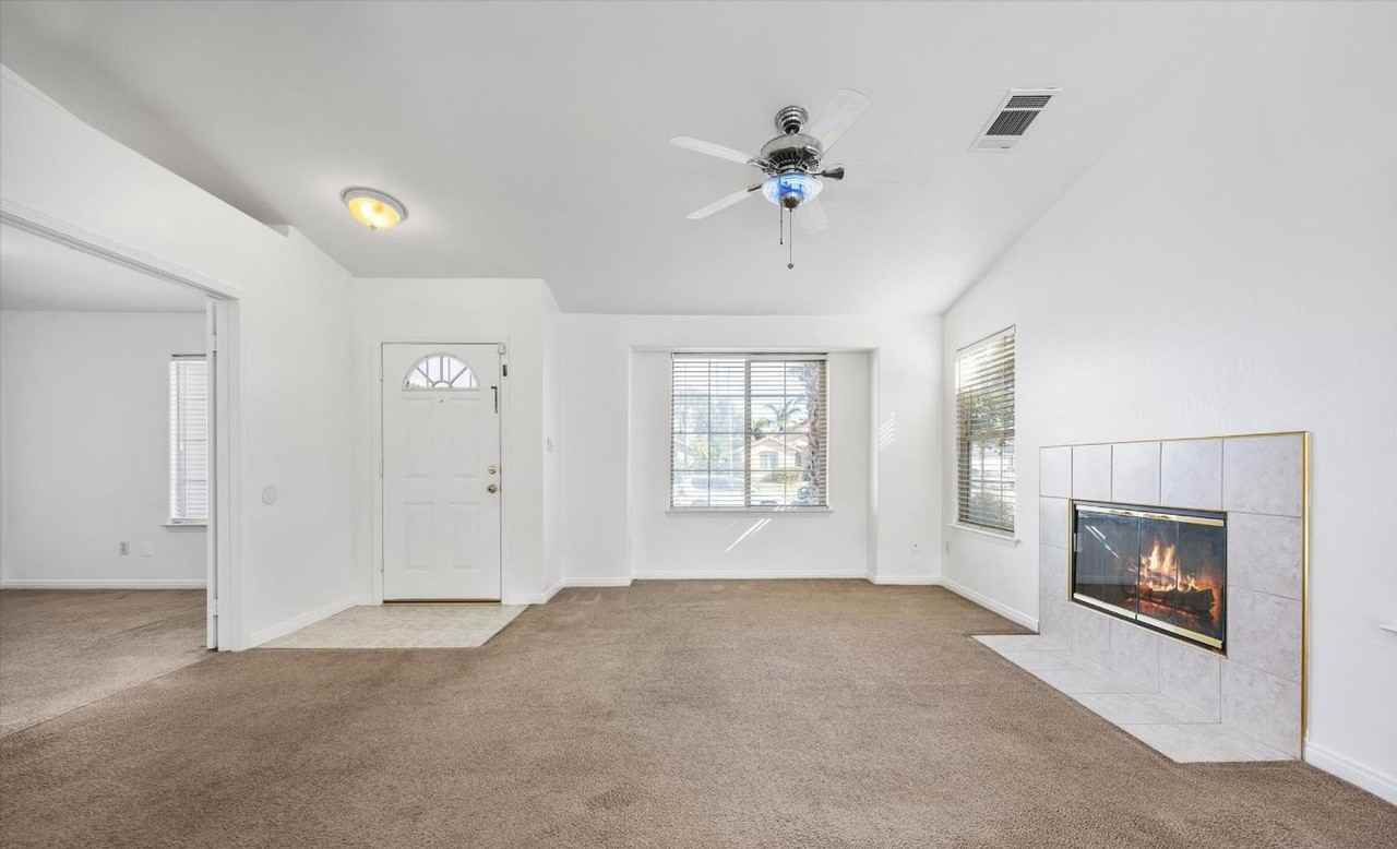 3921 White Sands Dr - Photo 7 of 36