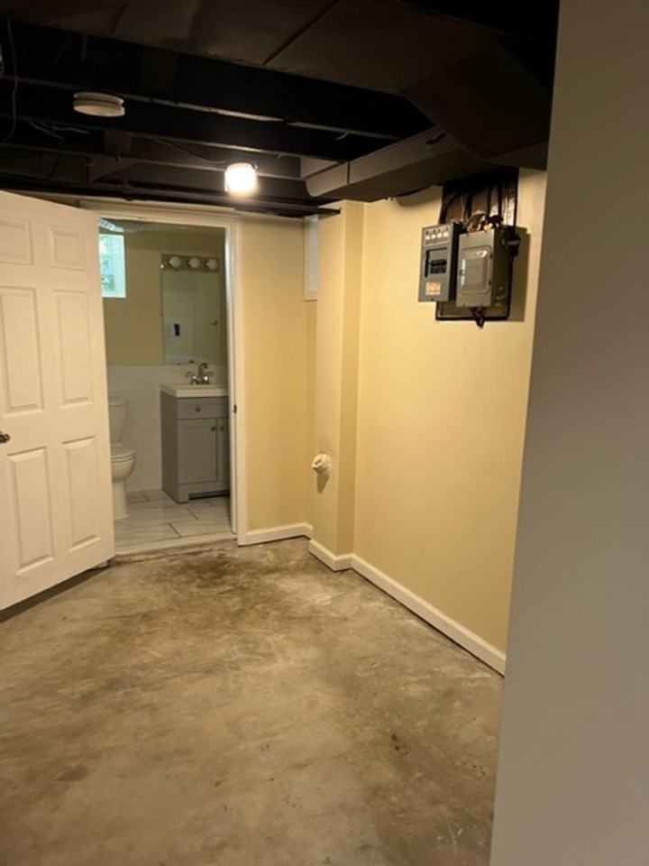 507 Lawrence St - Photo 5 of 10