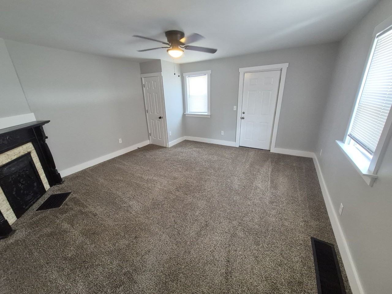 830 Liberty St - Photo 2 of 16