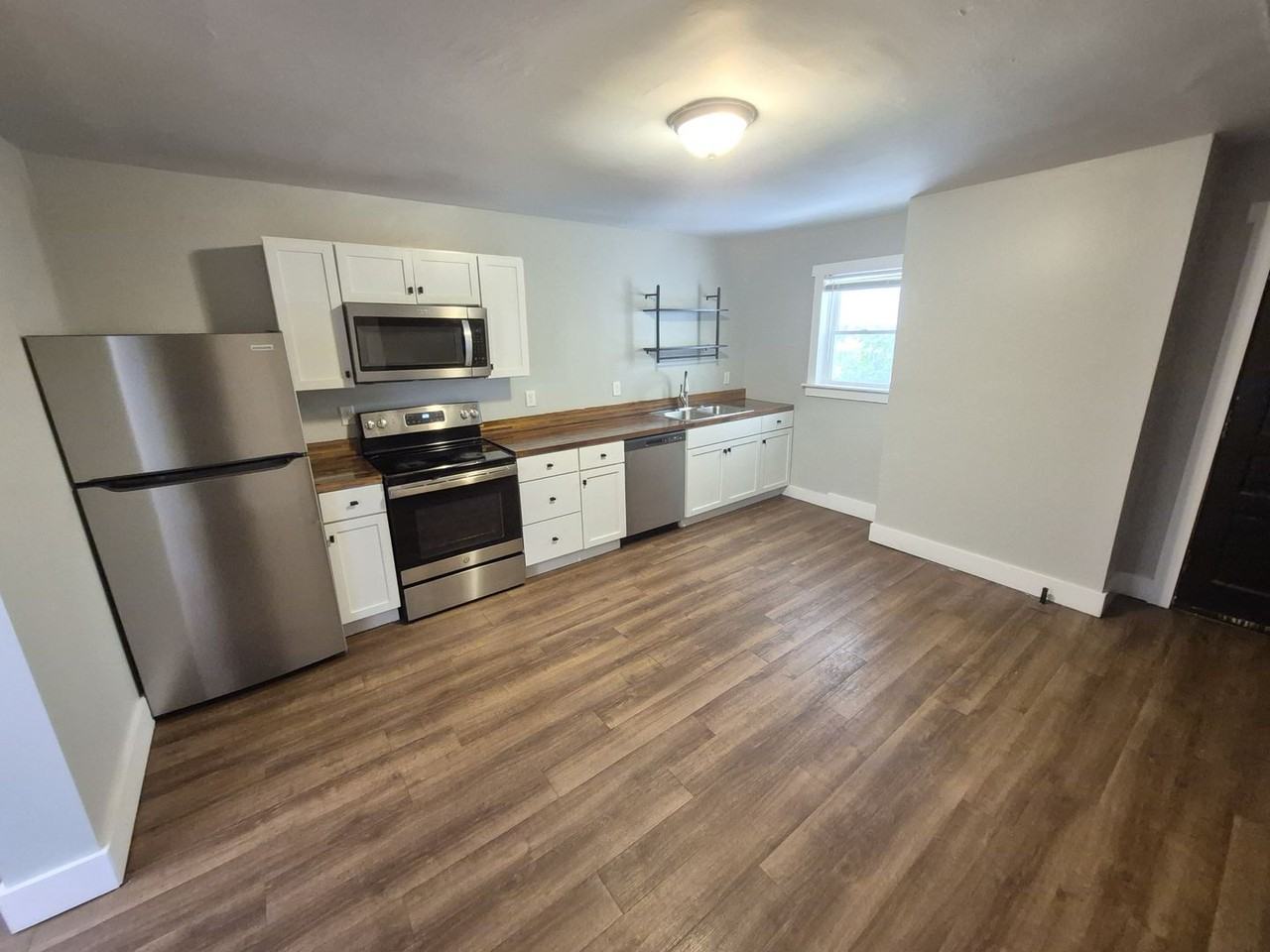 830 Liberty St - Photo 3 of 16