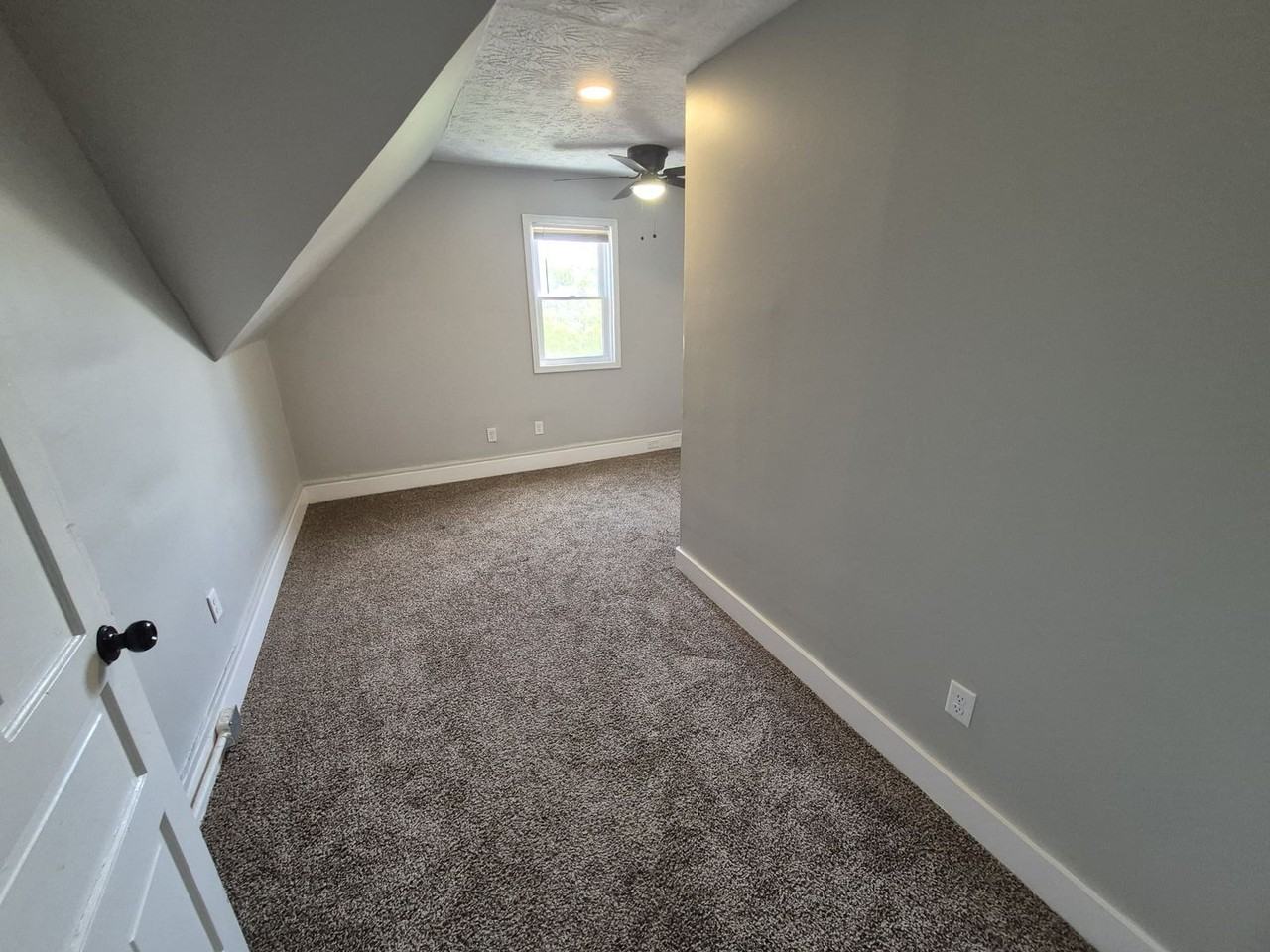 830 Liberty St - Photo 4 of 16