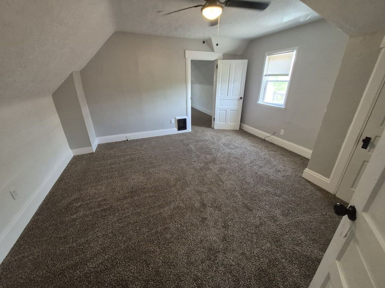 830 Liberty St - Photo 6 of 16