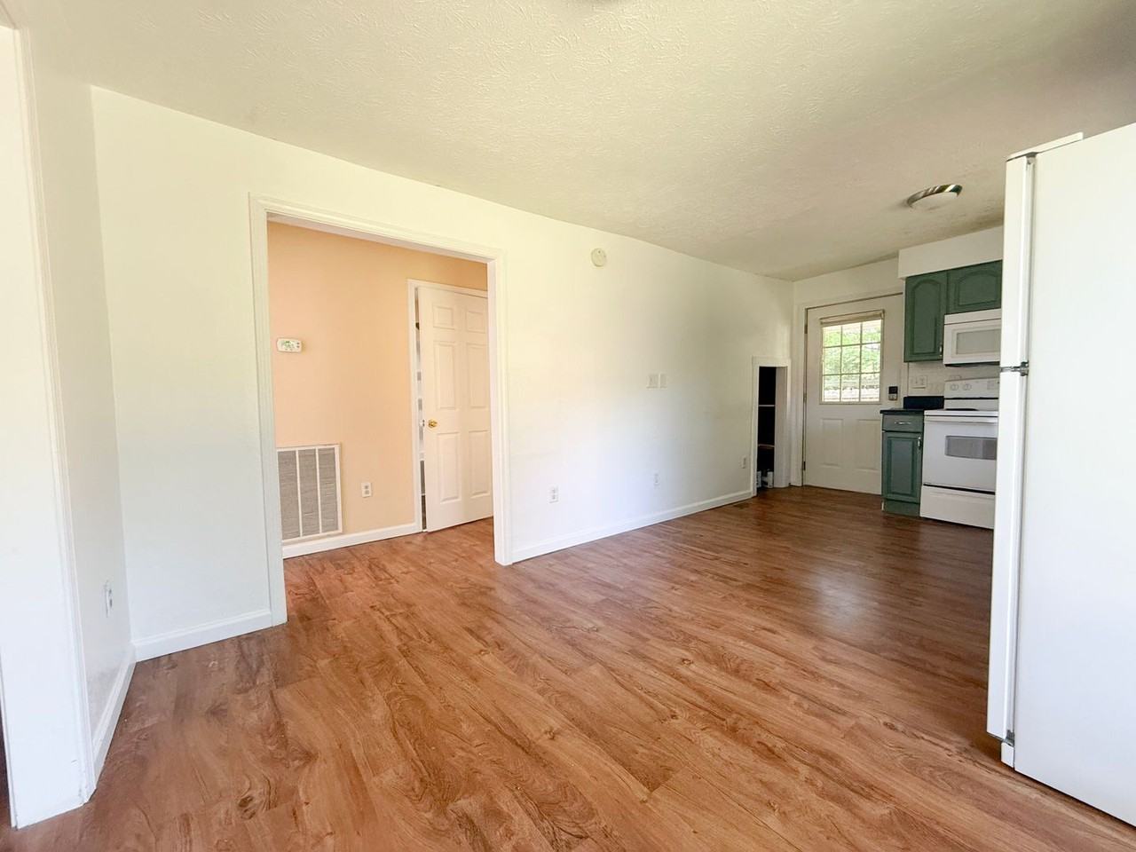 263 Dyer Ave - Photo 7 of 12