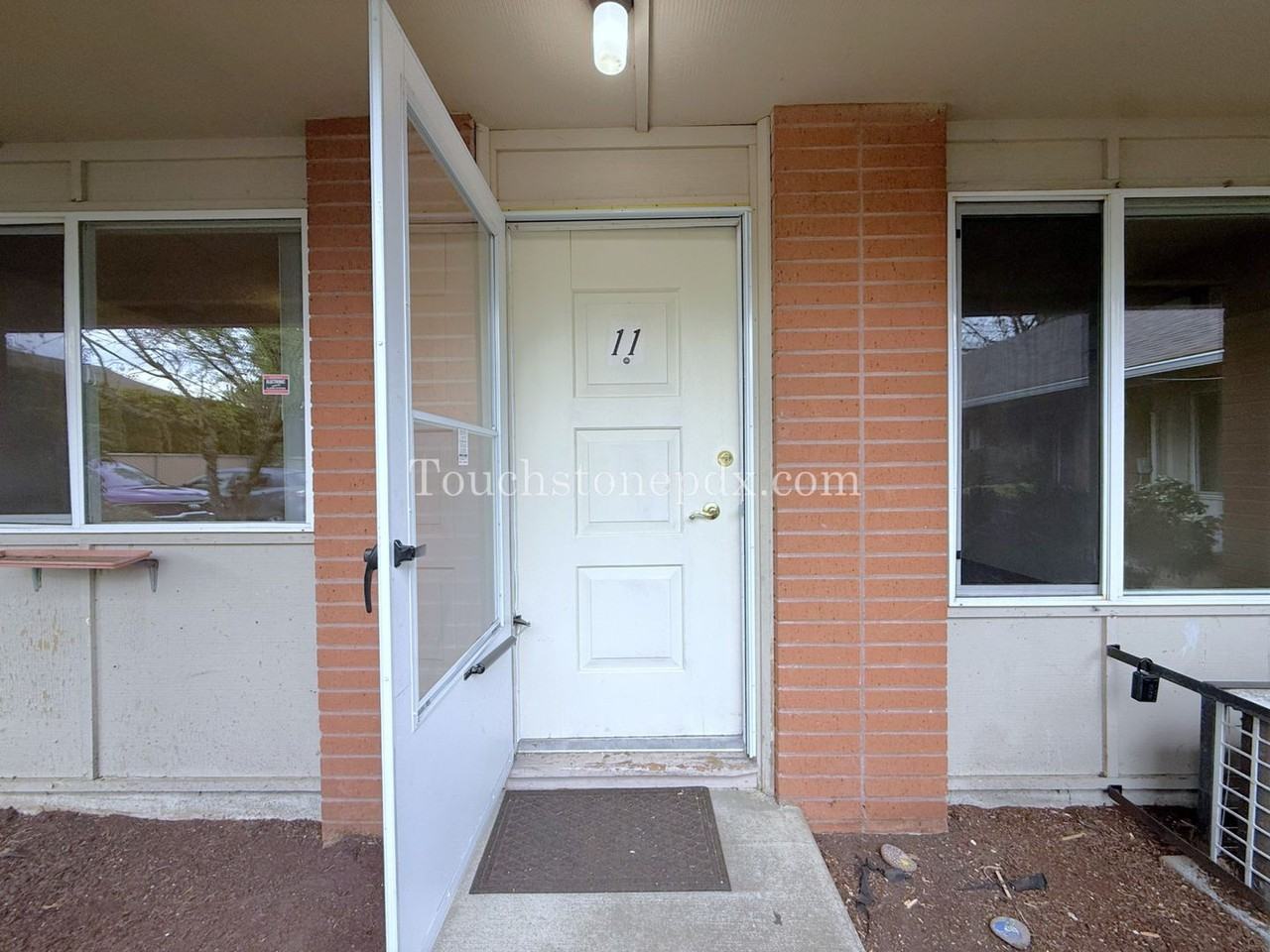 611 Se 139th Ave #11 - Photo 3 of 31