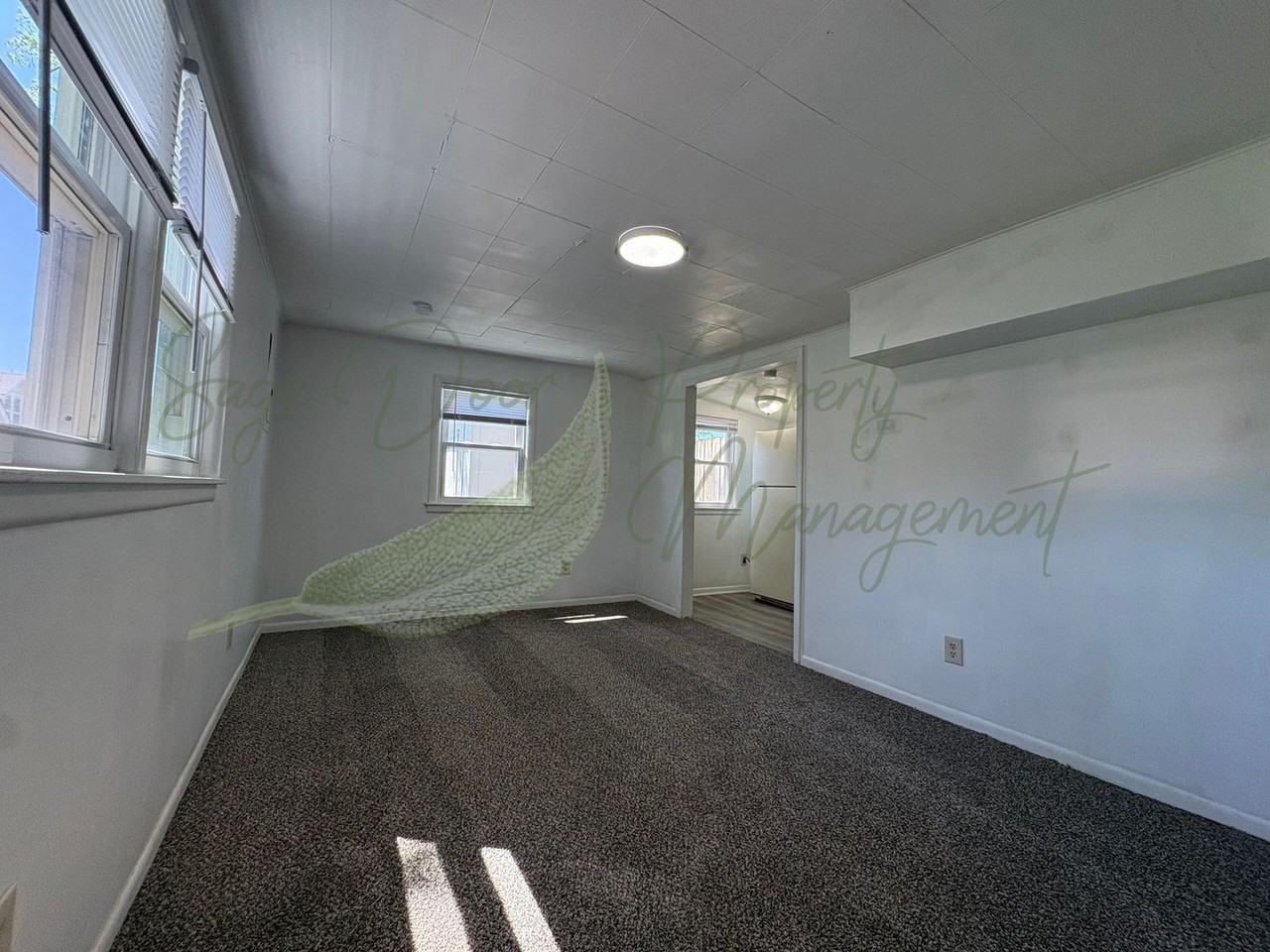 511 S Osage St - Photo 4 of 18