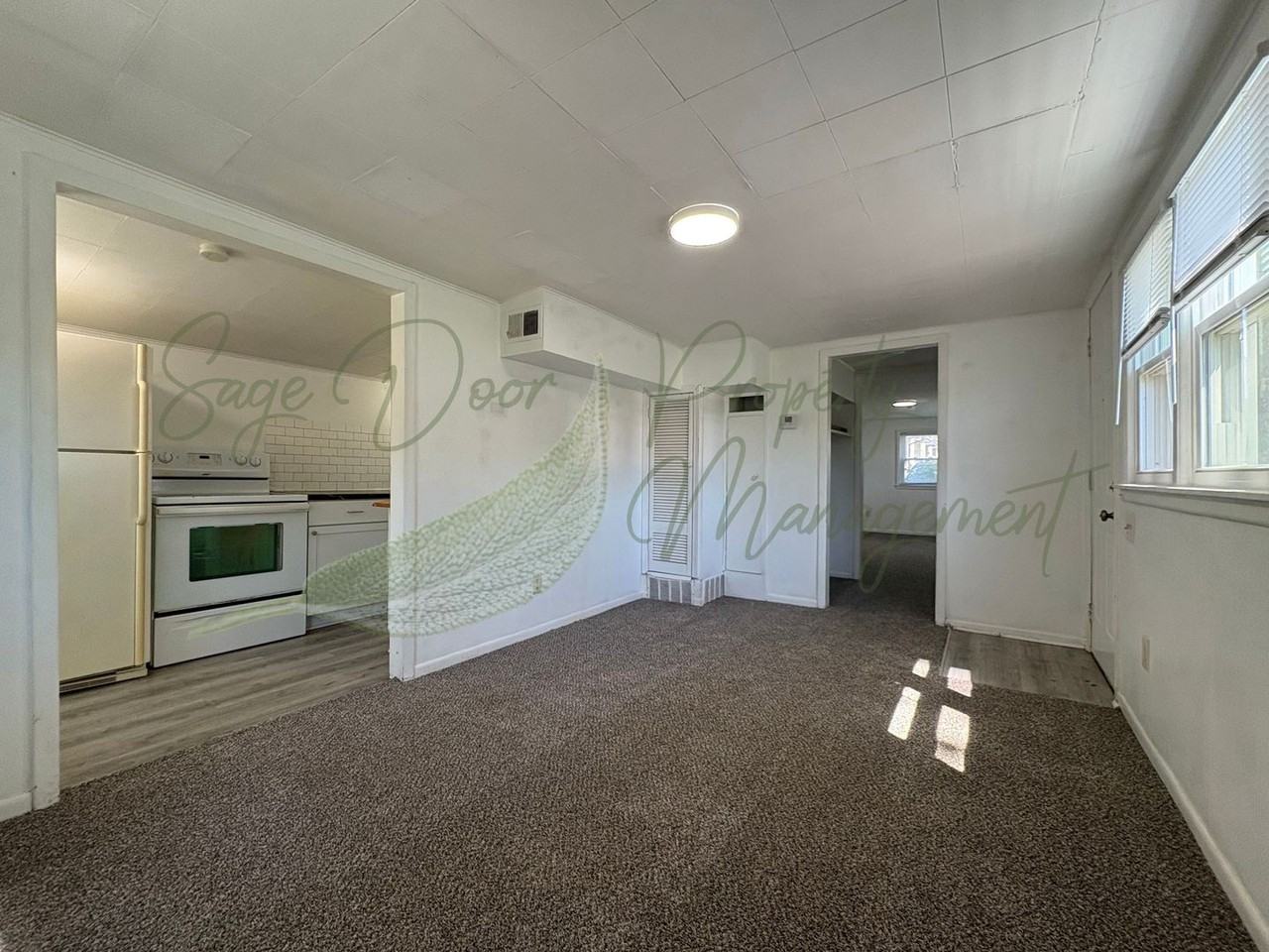 511 S Osage St - Photo 5 of 18