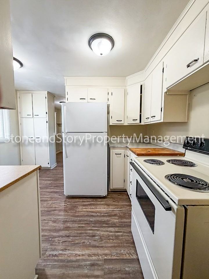 1700 Sw Amhurst Rd - Photo 5 of 15