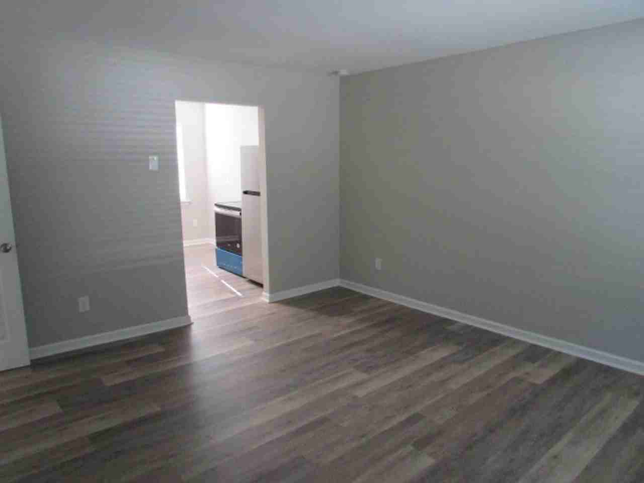 317 E Phifer St - Photo 2 of 11