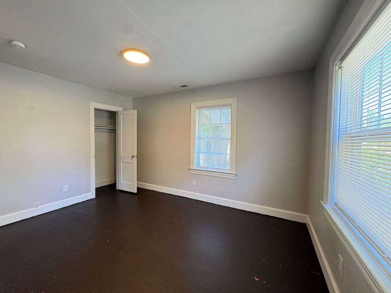 317 Phillips Ave - Photo 5 of 11