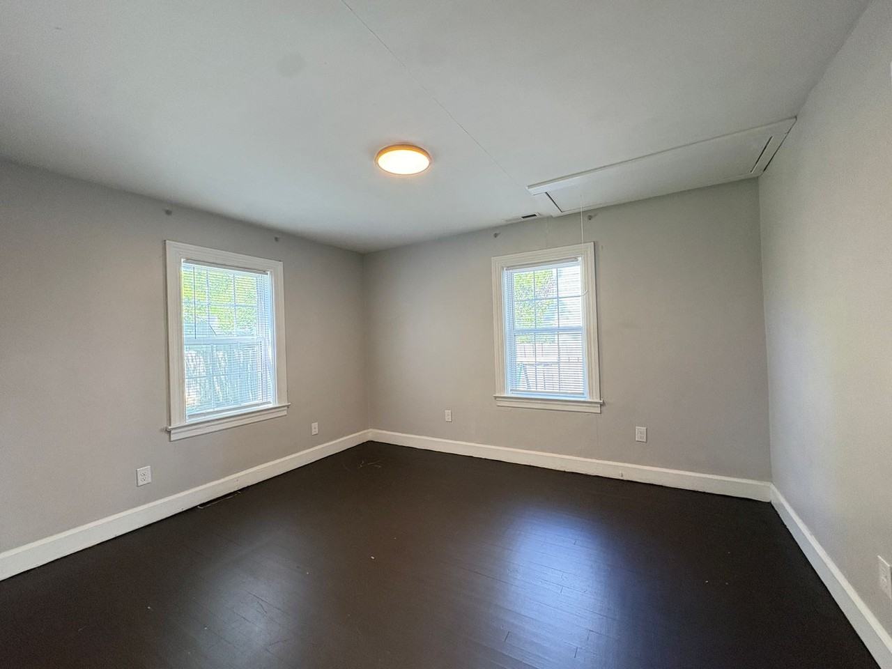 317 Phillips Ave - Photo 6 of 11