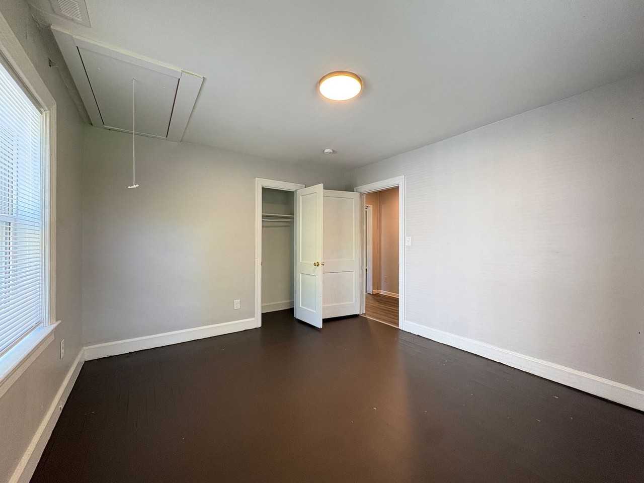 317 Phillips Ave - Photo 7 of 11