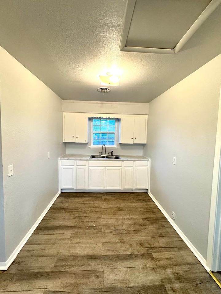 3453 N Delaware Ave - Photo 5 of 6