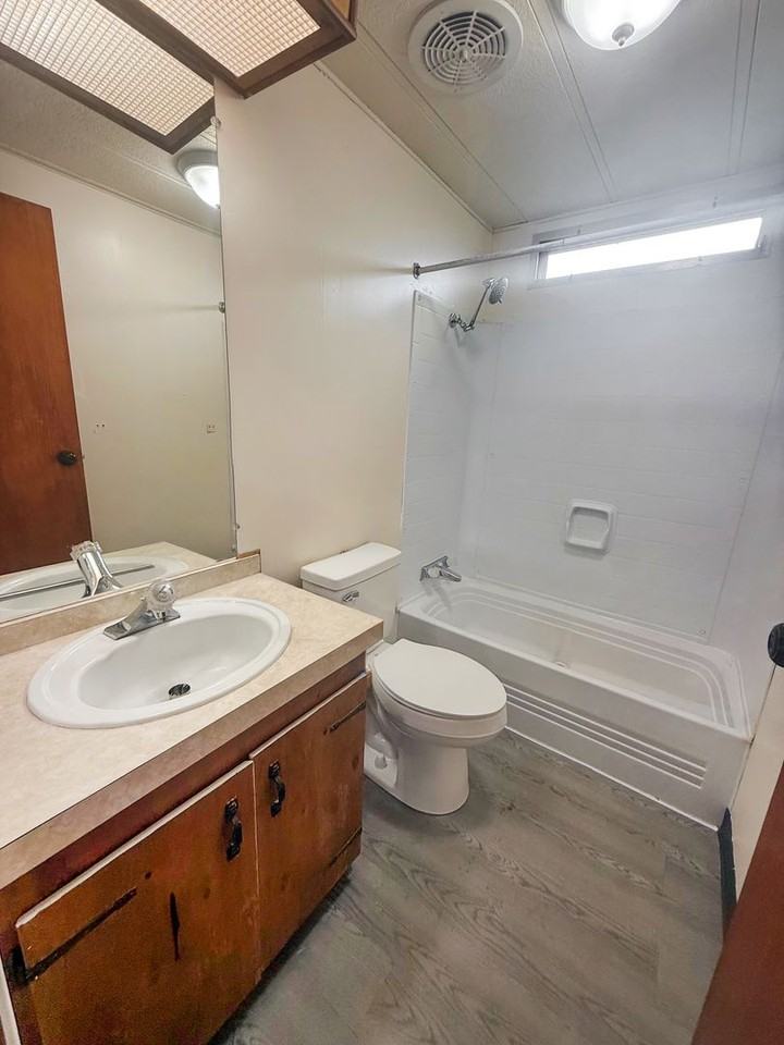 1605 S Hayford Rd - Photo 3 of 8