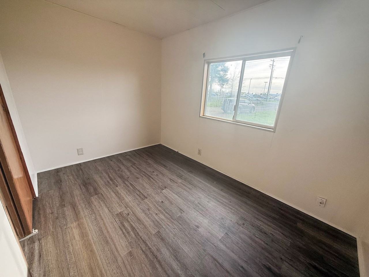 1605 S Hayford Rd - Photo 4 of 8